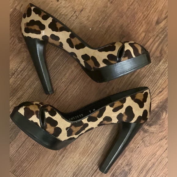 Stuart Weitzman sz 7 Platform Heel ♥️NWOT♥️ - Picture 5 of 8